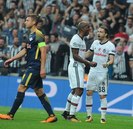 Ryan Babel and Caner Erkin of Besiktas during the UEFA Champions League Group G match between Besiktas and RB Leipzig at Vodafone Park in Istanbul , Turkey on September 26 , 2017 . 