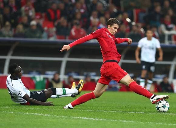 MOSCOW, RUSSIA - SEPTEMBER 26, 2017: Liverpool s Sadio Mane (L) and Spartak Moscow s Ilya Kutepov fight for the ball in their 2017 18 UEFA Champions League Group E Round 2 football match at Otkrytie Arena Stadium. The game ended in a 1-1 draw. Stanislav Krasilnikov TASS  TS062051