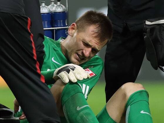 MOSCOW, RUSSIA - SEPTEMBER 26, 2017: Spartak Moscow s goalkeeper Artyom Rebrov gets an injury in the 2017 18 UEFA Champions League Group E Round 2 football match against Liverpool at Otkrytie Arena Stadium. The game ended in a 1-1 draw. Artyom Korotayev TASS  TS06205D