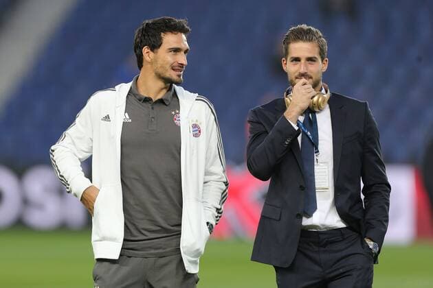 l-r: Mats Hummels 5 (FC Bayern Muenchen) und Kevin Trapp 1 (Paris Saint-Germain), Paris Saint-Germain vs. FC Bayern Muenchen, Fussball, Vorrunde, Champions League, 27.09.2017 Paris Paris Frankreich Copyright: xkolbert-press ChristianxKolbertx