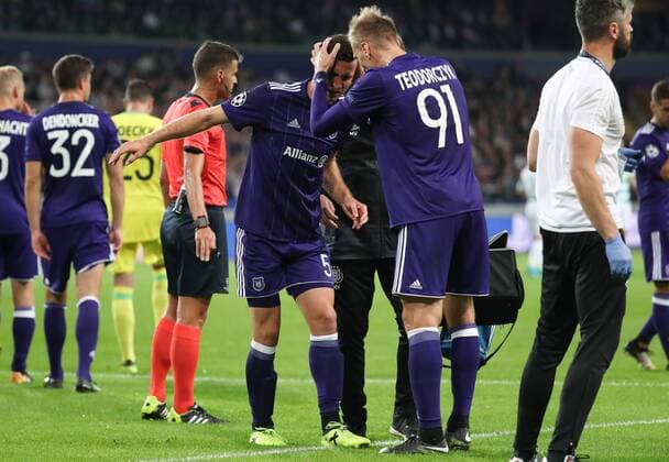 Anderlecht s Uros Spajic and Anderlecht s Lukasz Teodorczyk pictured during the second game in the group stage (Group B) of the UEFA Champions League competition between Belgian soccer team RSC Anderlecht and Scottish Celtic FC, Wednesday 27 September 2017 in Brussels. VIRGINIExLEFOUR  x05173765x