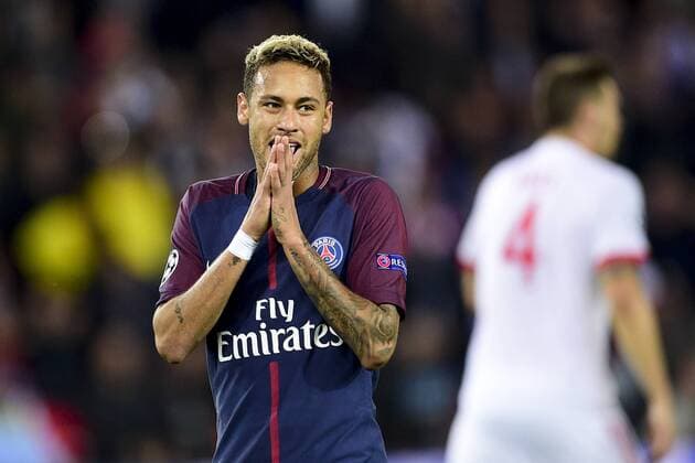deception priere de Neymar Jr PSG FOOTBALL PSG vs Bayern de Munich Ligue des Champions 27 10 2017 JBAutissier Panoramic 