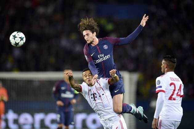 RABIOT Adrien PSG vs Thiago Bayern Munich FOOTBALL PSG vs Bayern de Munich Ligue des Champions 27 10 2017 JBAutissier Panoramic 