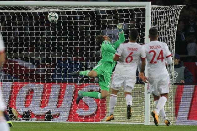 Sven Ulreich 26 (FC Bayern Muenchen) bekommt das Tor zum 2:0, Paris Saint-Germain vs. FC Bayern Muenchen, Fussball, Vorrunde, Champions League, 27.09.2017 Paris Paris Frankreich Copyright: xkolbert-press ChristianxKolbertx