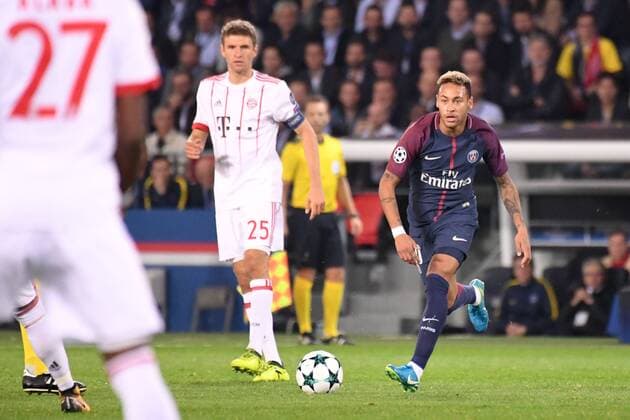 10 NEYMAR JR psg 25 Thomas Muller bay FOOTBALL Paris SG vs Bayern Munich Ligue des Champions 27 09 2017 AnthonyBIBARD FEP Panoramic 