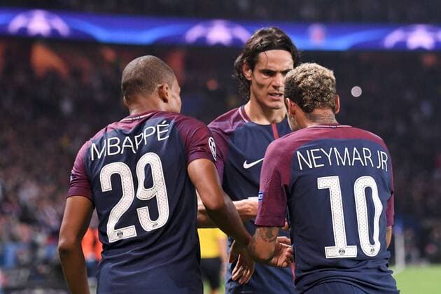 Fußball, CL, PSGs Stürmertrio Neymar, Mbappe und Cavani 10 NEYMAR JR psg 09 EDINSON CAVANI psg 29 KYLIAN MBAPPE psg JOIE FOOTBALL Paris SG vs Bayern Munich Ligue des Champions 27 09 2017 AnthonyBIBARD FEP Panoramic 