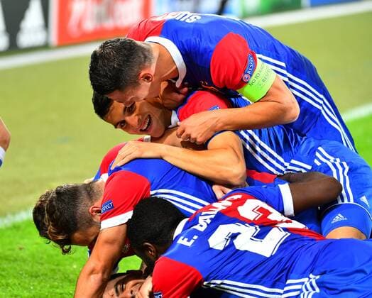 27.09.2017 Basel, Schweiz St.Jakob Park Fussball Herren Saison Saison 2017 2018 Champions League FC Basel L SL Benfica 5:0 .Bild zeigt : Torjubel (FC Basel) mit Marek Suchy Aktion Jubel 
