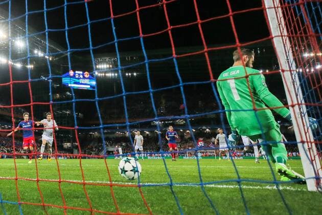 MOSCOW, RUSSIA - SEPTEMBER 27, 2017: Manchester United ManU s goalkeeper David de Gea concedes a goal to CSKA Moscow in their 2017 2018 UEFA Champions League Group A football match at CSKA Stadium; Manchester United won 4-1. Sergei Savostyanov TASS  TS0622FA