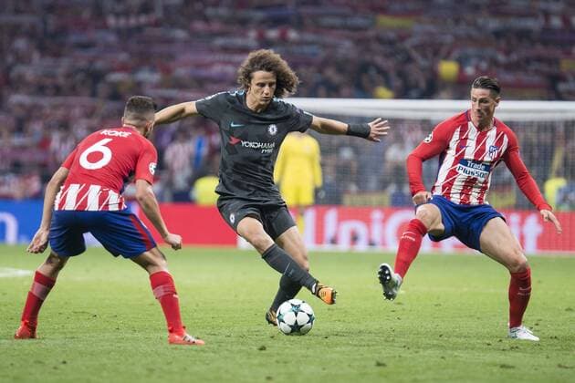 Atletico de Madrid s Koke Resurreccion and Fernando Torres and Chelsea s Marcos Alonso during UEFA Champions League match between Atletico de Madrid and Chelsea at Wanda Metropolitano in Madrid, Spain September 27, 2017.  (20170927070)