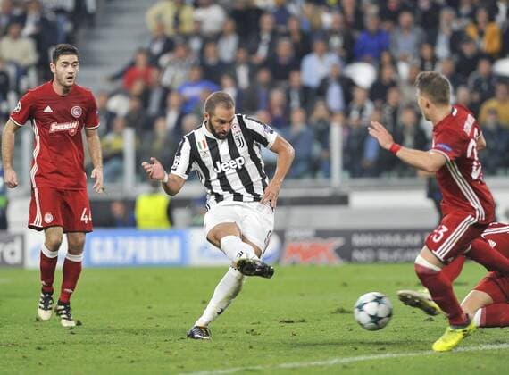 Juventus v Olympiacos F.C. UEFA Champions League Gonzalo Higua?n of Juventus during the UEFA Champions League match at Juventus Stadium, Turin Content Not Available For UK Newspapers Copyright: xStefanoxGnechx FIL-10734-0012