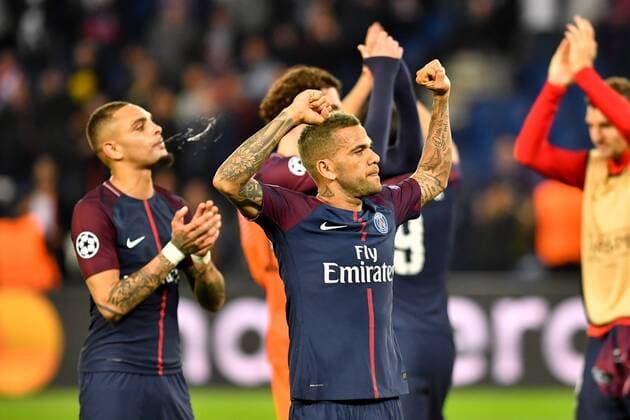 (170928) -- PARIS, Sept. 28, 2017 -- Dani Alves (C) and other players from Paris Saint-Germain celebrate after the match against Bayern Munich of Group B of the 2017-18 season Champions League at Parc des Princes in Paris, France on Sept. 27, 2017. Paris Saint-Germain won by 3-0 at home. ) (SP)FRANCE-PARIS-FOOTBALL-CHAMPIONS LEAGUE-PARIS SAINT-GERMAIN VS BAYERN MUNICH ChenxYichen 