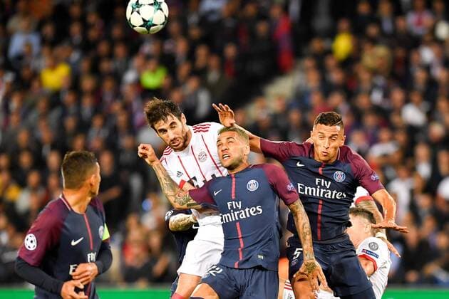 (170928) -- PARIS, Sept. 28, 2017 -- Javi Martinez (2nd L) from Bayern Munich competes with Neymar (2nd R) and Marquinhos (1st R) from Paris Saint-Germain during their match of Group B of the 2017-18 season Champions League at Parc des Princes in Paris, France on Sept. 27, 2017. Paris Saint-Germain won by 3-0 at home. ) (SP)FRANCE-PARIS-FOOTBALL-CHAMPIONS LEAGUE-PARIS SAINT-GERMAIN VS BAYERN MUNICH ChenxYichen 