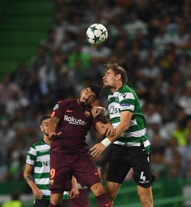 (170928) -- LISBON, Sept. 28, 2017 -- Barcelona s Luis Suarez (L) vies with Sporting s Sebastian Coates during the UEFA Champions League group D match between Sporting CP and FC Barcelona Barca in Lisbon, Portugal, on Sept. 27, 2017. Barcelona won 1-0. ) (SP)PORTUGAL-LISBON-FOOTBALL-CHAMPIONS LEAGUE-BARCELONA-SPORTING ZhangxLiyun 