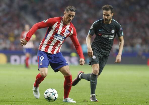 Partido de Liga de Campeones entre el Atletico y el Chelsea en el Wanda Metropolitano. En la imagen, Fernando Torres y Cesc. Champions League match between Atletico and Chelsea. In this picture, Fernando Torres and Cesc. 