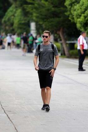 28.09.2017 - Stoffel Vandoorne (BEL) McLaren MCL32 Malaysian Grand Prix, Sepang 28 September - 1 October 2017 28.09.2017 - Stoffel Vandoorne (BEL) McLaren MCL32 