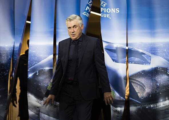 Paris, 27.09.2017 Trainer Carlo Ancelotti (FCB) - Vorhang Paris St. Germain - FC Bayern München