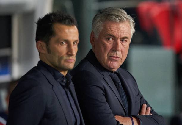 Trainer Cheftrainer Carlo Ancelotti (FCB) Hasan ( Brazzo ) Salihamidzic, FCB Sportdirektor Emotionen, enttaeuscht, Enttaeuschung, Frust, frustriert, Trauer ,traurig, verzweifelt, Verzweiflung PSG PARIS SAINT GERMAIN - FC BAYERN MUENCHEN 3-0 Gruppenphase Hinspiel, Fussball UEFA Champions League, Paris, 27.09.2017 CL Saison 2017 2018, FCB,
