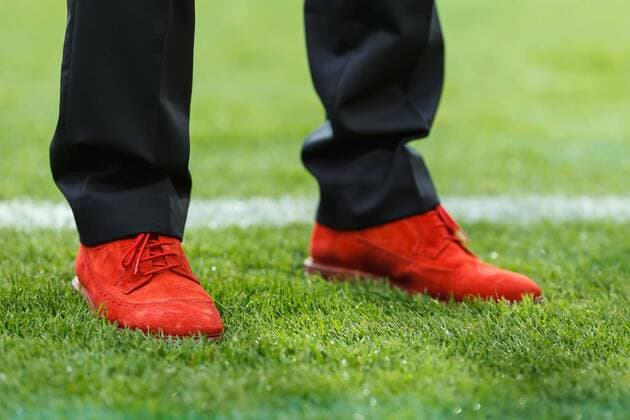Koeln, Deutschland 28.09.2017, UEFA Europa League - 2017 18 Season, 2nd game day, 1. FC Koeln - Roter Stern Belgrad, Trainer Peter Stoeger (KOE) rote Schuhe ( DeFodi048