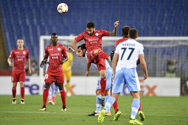 Lazio s Davide Di Gennaro and Essevee s Grigoris Kastanos fight for the ball during a soccer game between Italian club Societa Sportiva Lazio and Belgian team SV Zulte Waregem, in Roma, Italy, Thursday 28 September 2017, the second game of the group stage (Group K) of the UEFA Europa League competition. YORICKxJANSENS  x05174175x