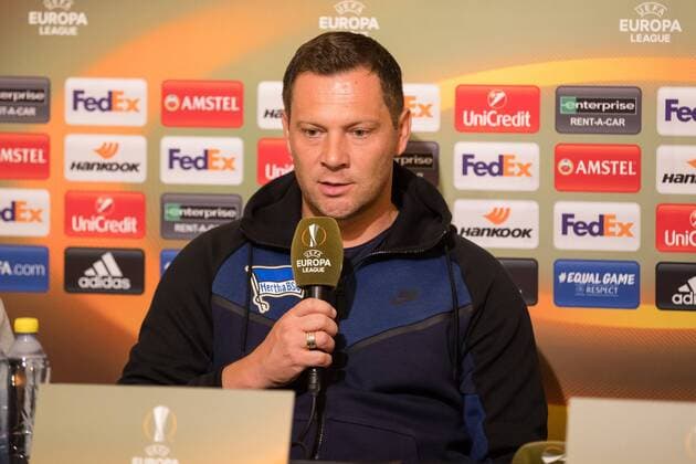 170928 Hertha Berlin?s Tränare Pal Dardai pa presskonferens efter fotbollsmatchen i Europa League mellan Östersund och Hertha Berlin den 28 september 2017 i Östersund.  Copyright: TOBIASxNYKÄNEN BB170928TN057