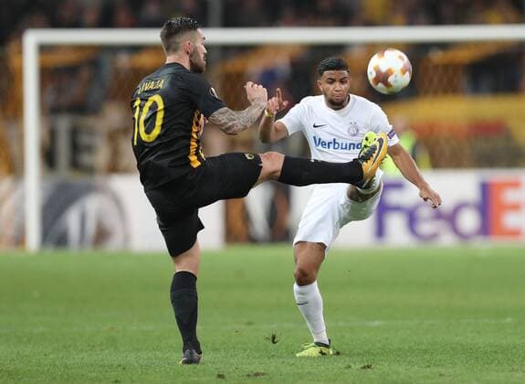 SOCCER - EL, Athens vs A.Wien ATHENS,GREECE,28.SEP.17 - SOCCER - UEFA Europa League, group stage, AEK Athens vs FK Austria Wien. Image shows Marko Livaja (AEK Athen) and Ismael Tajouri (A.Wien). GEPAxpictures xChristianxOrt