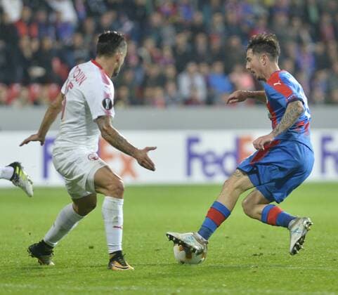 L-R VLADIMIR BROUN (BROWN) (Beer Sheva) and MILAN PETRZELA (Plzen) in action during the 2nd round group G European League soccer match Viktoria Plzen vs Hapoel Beer Sheva in Pilsen, Czech Republic, on September 28, 2017. (CTKxPhoto MiroslavxChaloupka) CTKPhotoP201709280902201  cha05