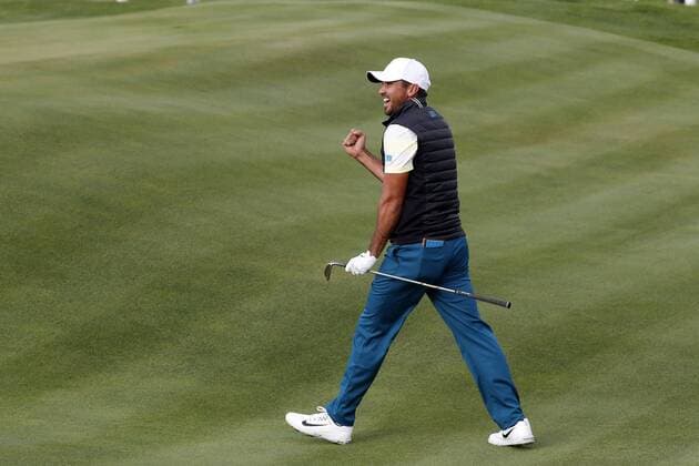 JERSEY CITY, NJ - SEPTEMBER 30: International golfer Jason Day reacts to chipping a ball in for a birdie on the 7th hole during the third round of the Presidents Cup at Liberty National Golf Club on September 30, 2017 in Jersey City, New Jersey. (Photo by Brian Spurlock Icon Sportswire) GOLF: SEP 30 PGA Golf Herren - The Presidents Cup - Third Round Icon170930282 EDITORIAL USE ONLY