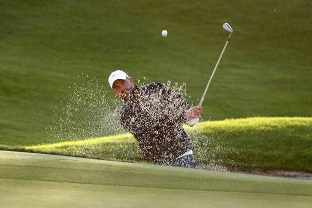 JERSEY CITY, NJ - SEPTEMBER 30: International golfer Marc Leishamn hits out of a sand trap on the 4th hole during the third round of the Presidents Cup at Liberty National Golf Club on September 30, 2017 in Jersey City, New Jersey. (Photo by Brian Spurlock Icon Sportswire) GOLF: SEP 30 PGA Golf Herren - The Presidents Cup - Third Round Icon170930262 EDITORIAL USE ONLY