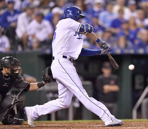 September 30, 2017 - Kansas City, MO, USA - The Kansas City Royals Eric Hosmer connects on a single in the fourth inning against the Arizona Diamondbacks at Kauffman Stadium in Kansas City, Mo., on Saturday, Sept., 30, 2017. Arizona at Kansas City - ZUMAm67_ 20170930_zaf_m67_127 Copyright: xJohnxSleezerx