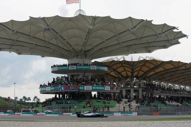 01.10.2017 - Race, Lewis Hamilton (GBR) Mercedes AMG F1 W08 Malaysian Grand Prix, Sepang 28 September - 1 October 2017 01.10.2017 - Race, Lewis Hamilton (GBR) Mercedes AMG F1 W08 