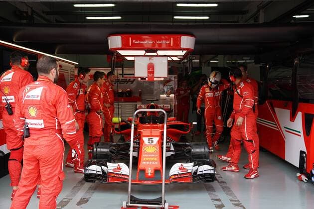 01.10.2017 - Race, Sebastian Vettel (GER) Scuderia Ferrari SF70H Malaysian Grand Prix, Sepang 28 September - 1 October 2017 01.10.2017 - Race, Sebastian Vettel (GER) Scuderia Ferrari SF70H 