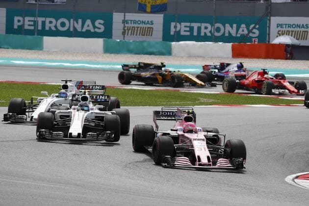 Motorsports: FIA Formula One World Championship WM Weltmeisterschaft 2017, Grand Prix of Malaysia, 31 Esteban Ocon (FRA, Sahara Force India F1 Team), 18 Lance Stroll (CAN, Williams Martini Racing), 19 Felipe Massa (BRA, Williams Martini Racing), Sepang Malaysia
