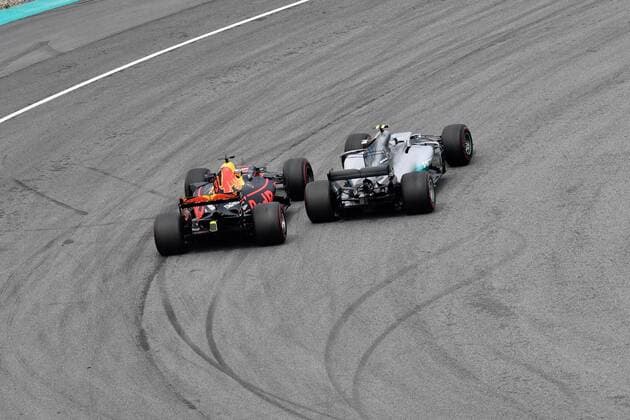 Daniel Ricciardo (AUS 3), Red Bull Racing, Valtteri Bottas (FIN 77), Mercedes AMG Petronas Motorsport, Grosser Preis von Malaysia 2017, Rennen, Motorsport, Formel 1, 01.10.2017, Kuala Lumpur Copyright: xAndre Eibner-Pressefotox EP_JAE