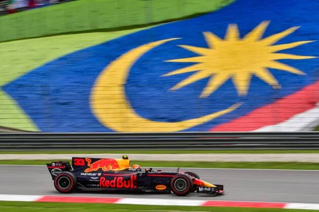 Themen der Woche - SPORT Bilder des Tages - SPORT (171001) -- SEPANG, Oct. 1, 2017 -- Red Bull driver Max Verstappen of the Netherlands drives at the Formula One Malaysia Grand Prix at the Sepang Circuit in Malaysia, on Oct. 1, 2017. Max Verstappen claimed the title of the event. ) (SP)MALAYSIA-SEPANG-F1 ChongxVoonxChung 