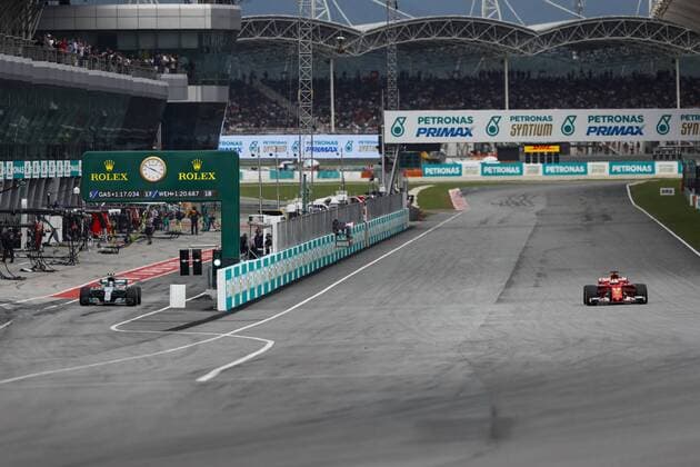 Motorsports: FIA Formula One World Championship WM Weltmeisterschaft 2017, Grand Prix of Malaysia, 77 Valtteri Bottas (FIN, Mercedes AMG Petronas F1 Team), 5 Sebastian Vettel (GER, Scuderia Ferrari), Sepang Malaysia
