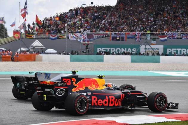 Motorsports: FIA Formula One World Championship WM Weltmeisterschaft 2017, Grand Prix of Malaysia, Start, 33 Max Verstappen (NLD, Red Bull Racing), 77 Valtteri Bottas (FIN, Mercedes AMG Petronas F1 Team), Sepang Malaysia