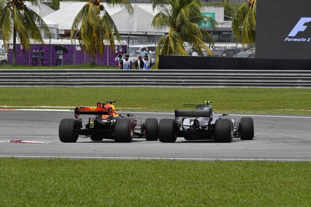 Motorsports: FIA Formula One World Championship WM Weltmeisterschaft 2017, Grand Prix of Malaysia, 77 Valtteri Bottas (FIN, Mercedes AMG Petronas F1 Team), 3 Daniel Ricciardo (AUS, Red Bull Racing), Sepang Malaysia