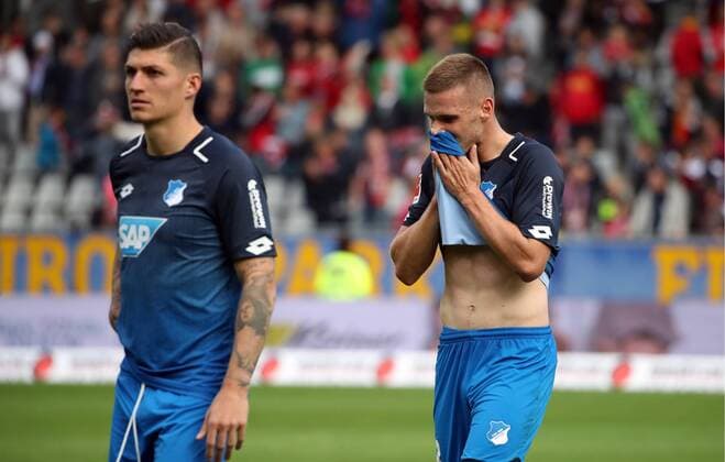 SC Freiburg - TSG 1899 Hoffenheim Deutschland, Freiburg, 01.10.2017, Fussball, Bundesliga, Saison 2017 2018, 7. Spieltag, SC Freiburg - TSG 1899 Hoffenheim: v.l. Steven Zuber, Pavel Kaderabek (beide TSG 1899 Hoffenheim).