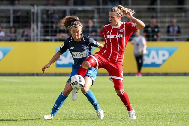 v.li.: Lena Lattwein (TSG, 6), Kristin Demann (FCB, 4), Zweikampf, Duell, duel, tackle, tackling, Dynamik, Action, Aktion, Fussball, Allianz Frauen-Bundesliga, TSG 1899 Hoffenheim - FC Bayern München, xozx