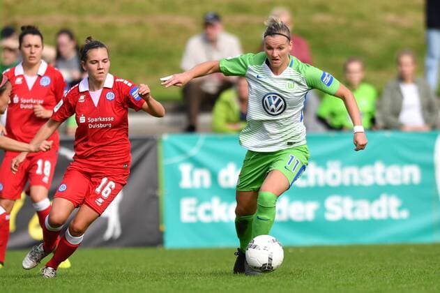 Alexandra Popp (Alex Popp, Wolfsburg, 11) im Vorwärtslauf, Fussball, Allianz Frauen-Bundesliga, MSV Duisburg - VFL Wolfsburg, xmkx