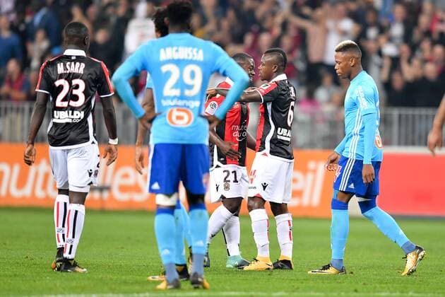 06 JEAN MICHAEL SERI nice 21 Nampalys MENDY nice JOIE 14 CLINTON NJIE om DECEPTION FOOTBALL Nice vs Marseille Ligue 1 Conforama 01 10 2017 FEP Panoramic 