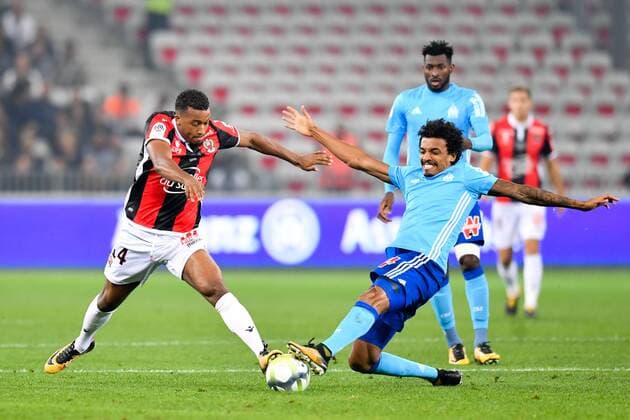 14 ALASSANE PLEA nice 19 Luiz GUSTAVO om FOOTBALL Nice vs Marseille Ligue 1 Conforama 01 10 2017 FEP Panoramic 
