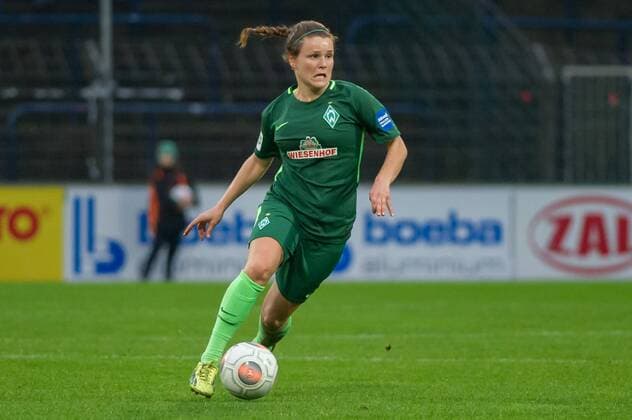 Janine Angrick (SV Werder Bremen, 8) Freisteller, Einzelbild, Aktion, Fussball, Allianz Frauen-Bundesliga, 1. FFC Turbine Potsdam - SV Werder Bremen, xobx