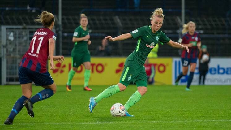 Lina Hausicke (SV Werder Bremen, 18) am Ball, Einzelbild, Aktion, Action, Fussball, Allianz Frauen-Bundesliga, 1. FFC Turbine Potsdam - SV Werder Bremen, xobx
