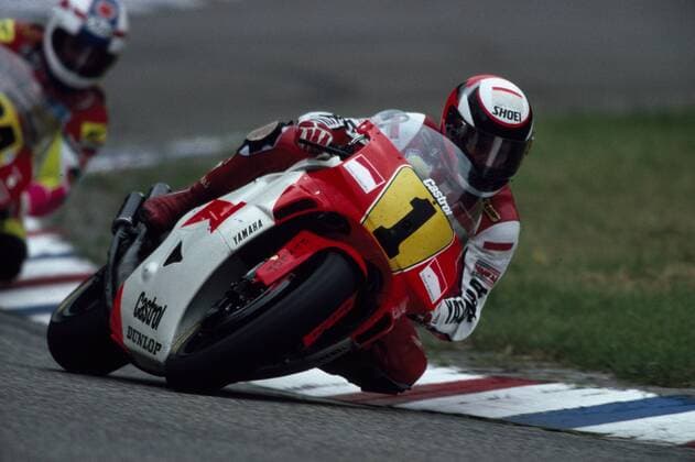 Wayne Rainey USA Yamaha 500cc Rainey kam 1988 zur Motorrad-WM und wurde3x Weltmeister nämlich 1990 + 1991 + 1992 seine Karriere wurde 1993 durch einen Unfall in Misano beendet er ist seither querschnittgelähmt
