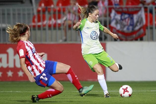 Atletico de Madrid s Carmen Menayo (l) and VfL Wolfsburg s Sara Bjork Gunnarsdottir during UEFA Womens Champions League 2017 2018, 1 16 Final, 1st match. October 4,2017.  (20171004158)