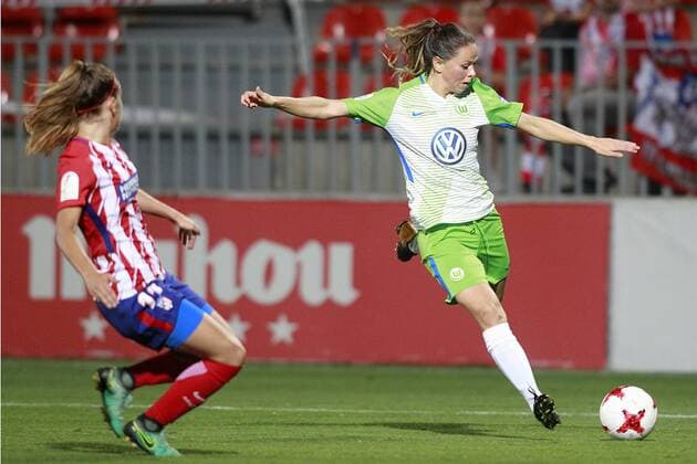 Atletico de Madrid s Carmen Menayo (l) and VfL Wolfsburg s Sara Bjork Gunnarsdottir during UEFA Womens Champions League 2017 2018, 1 16 Final, 1st match. October 4,2017.  (20171004316)