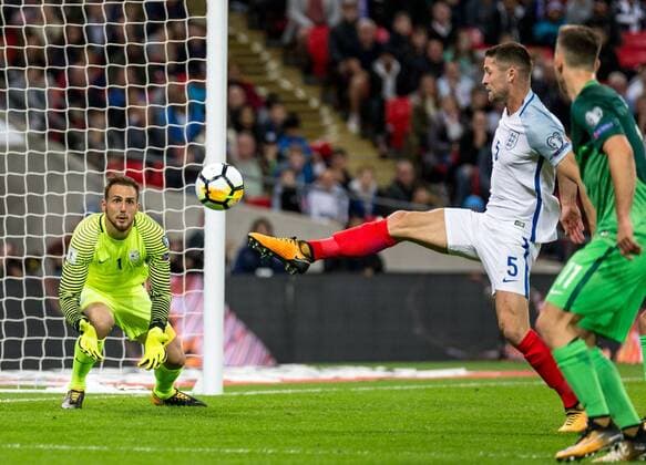 England v Slovenia 2018 FIFA World Cup WM Weltmeisterschaft Fussball Qualifying Gary Cahill of England goes close during the 2018 FIFA World Cup Qualifying match at Wembley Stadium, London, UK Content Not Available For UK Newspapers Copyright: xLiamxMcAvoyx FIL-10771-0010