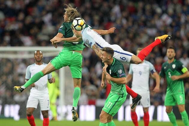 Bilder des Tages - SPORT England v Slovenia 2018 FIFA World Cup WM Weltmeisterschaft Fussball Qualifying Rene Krhin of Slovenia and John Stones of England in action during the 2018 FIFA World Cup Qualifying match at Wembley Stadium, London, UK. Content Not Available For UK Newspapers Copyright: xPaulxChestertonx FIL-10770-0011
