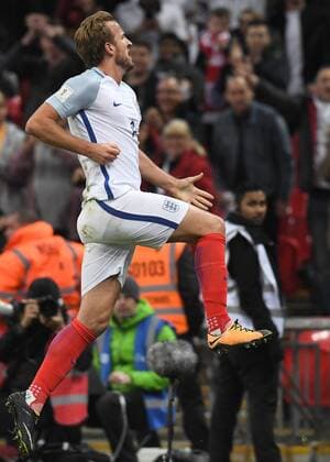 Harry Kane of England celebrates scoring the winning goal during the FIFA World Cup WM Weltmeisterschaft Fussball 2018 Qualifier First Round match between England and Slovenia at Wembley Stadium, London, England on 5 October 2017. Copyright: xVincexMignottx 17050021